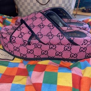 100% authentic Gucci Women slides size 8 1/2